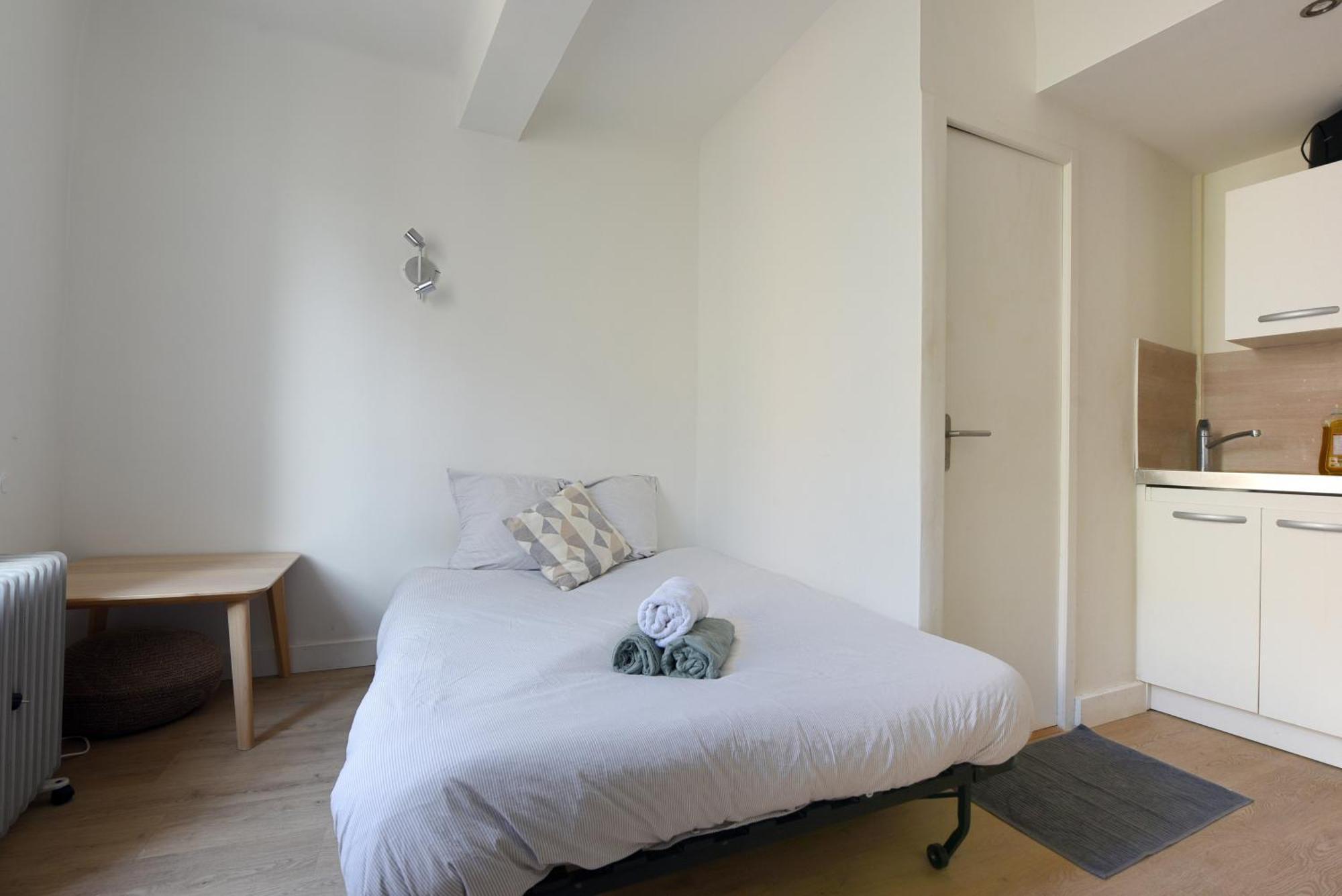 Studio Garrigue La Fare-les-Oliviers Exterior foto